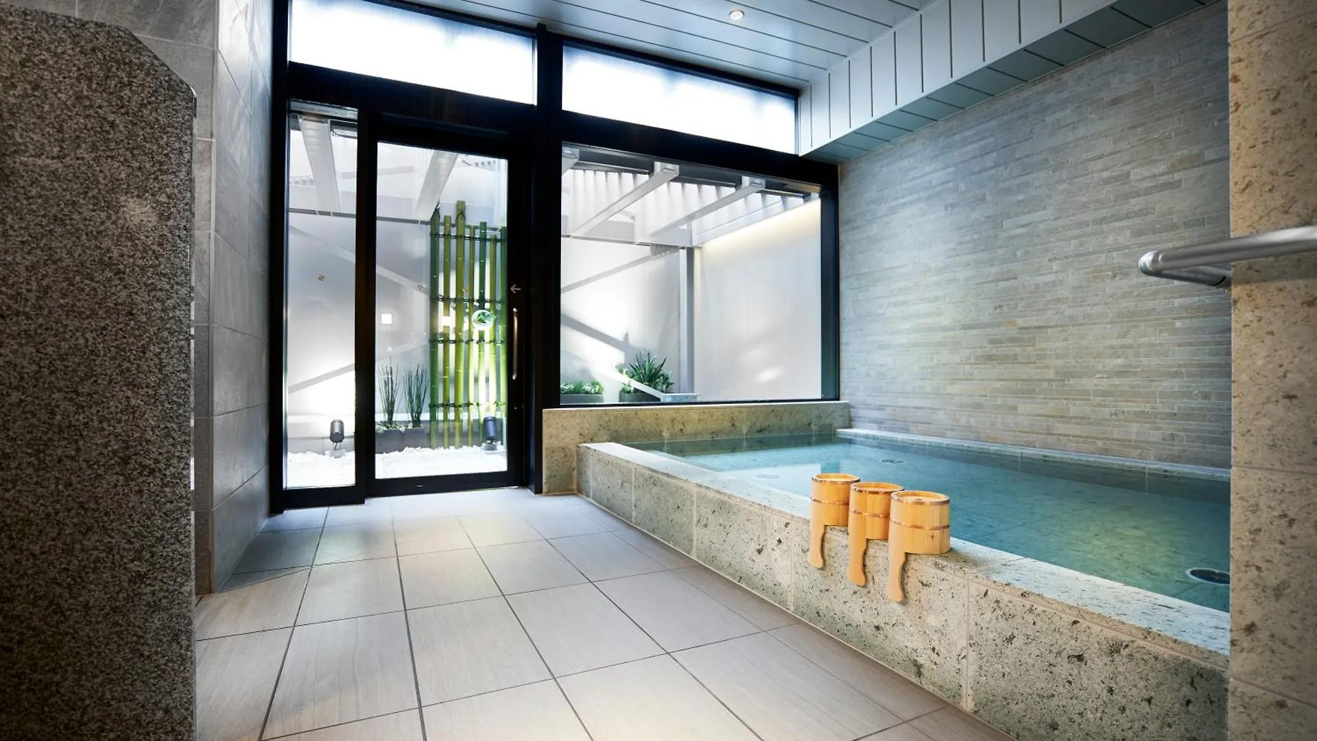 Courtyard By Marriott Osaka Honmachi Hotel